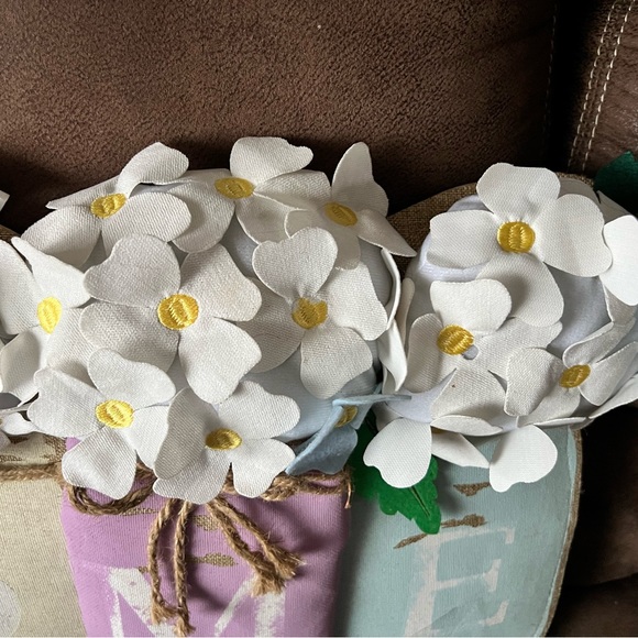 Very light Spring door decoration or where you choose. - Picture 2 of 6